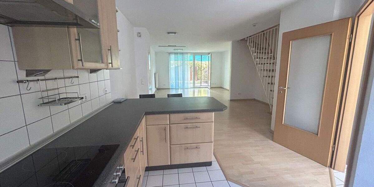 Reihenmittelhaus Kaiserslautern Innenstadt - 5 Zimmer, 141 m&sup2;, 1.600&euro; | Angebot:24836225