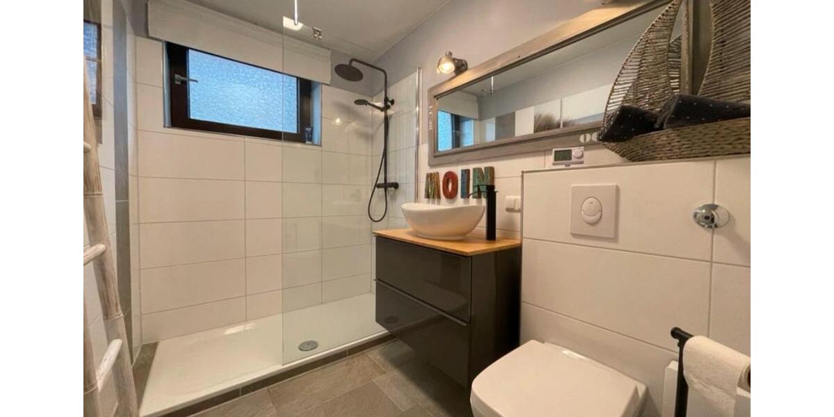 Vollständig möblierte Wohnung inkl. Kfz Stellplatz in top Lage 2 zimmer