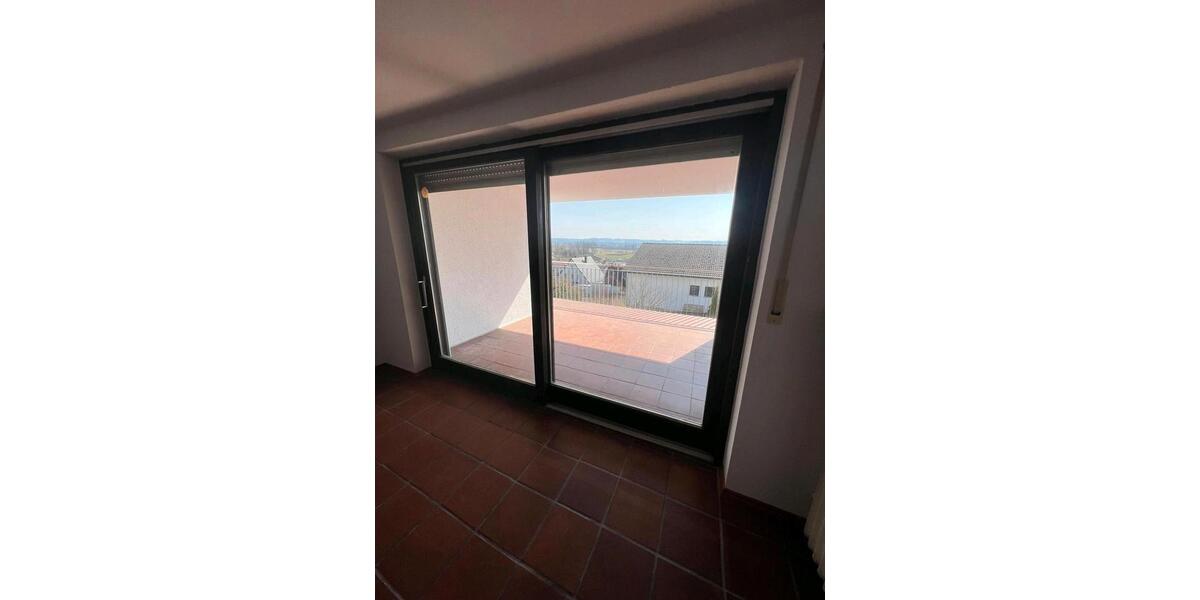 Hochparterre Bruckberg - 5 Zimmer, 120 m&sup2;, 1.200&euro; | Angebot:26444208