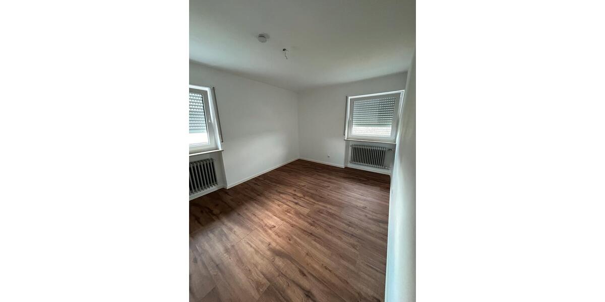 Etagenwohnung Mitteleschenbach - 5 Zimmer, 120 m&sup2;, 850&euro; | Angebot:26215565