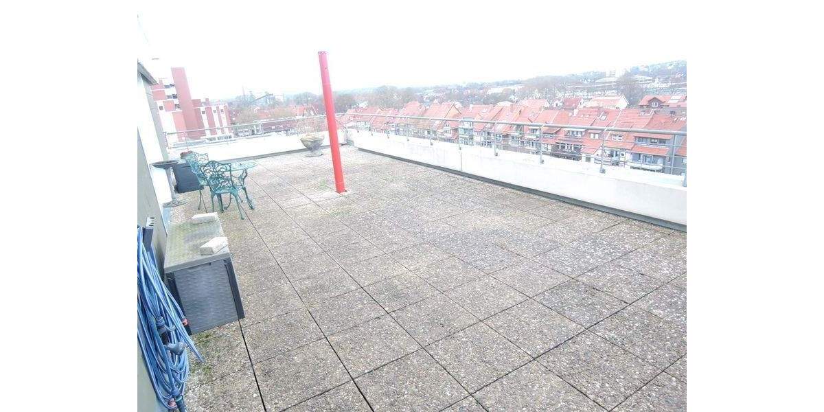 Helle, gepflegte und seniorengerechte Etagenwohnung mit Fahrstuhl und großer Dachterrasse direkt in der Innenstadt 3 zimmer