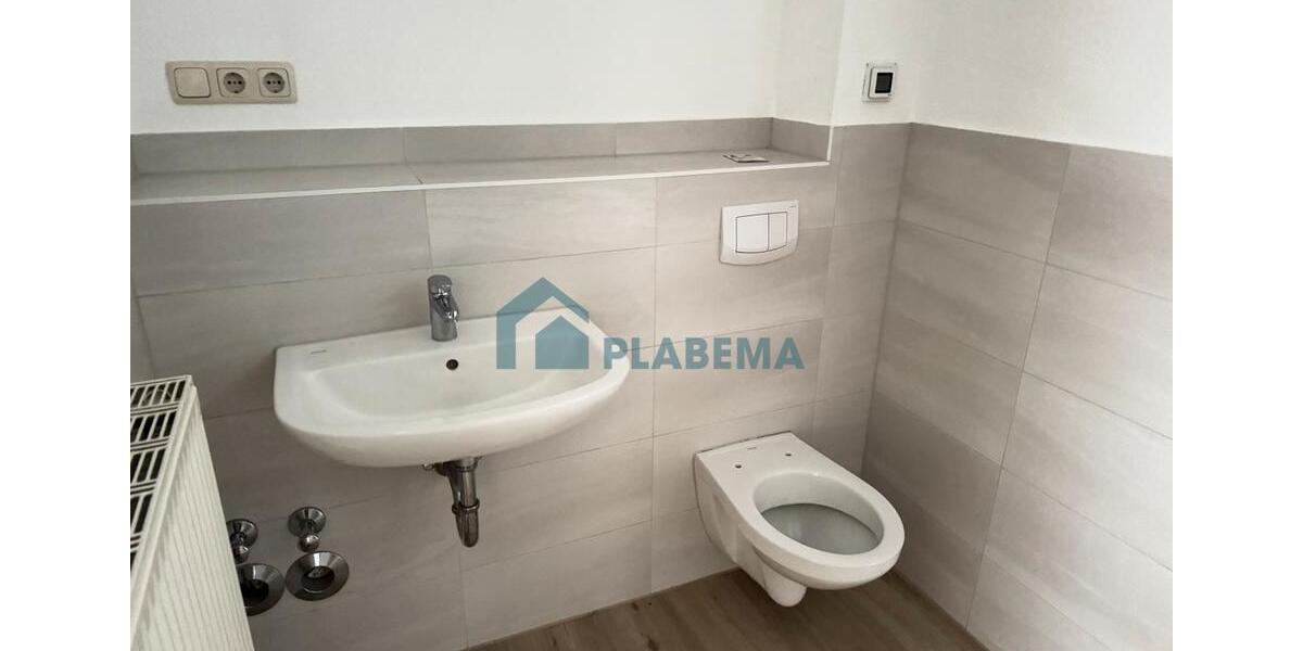 Dachgeschoßwohnung Schwerin Friedrichsthal - 4 Zimmer, 126 m&sup2;, 1.450&euro; | Angebot:24271386