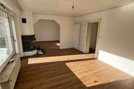 Haus zum Mieten in Steinbach (Taunus) 2.200 € 170 m²