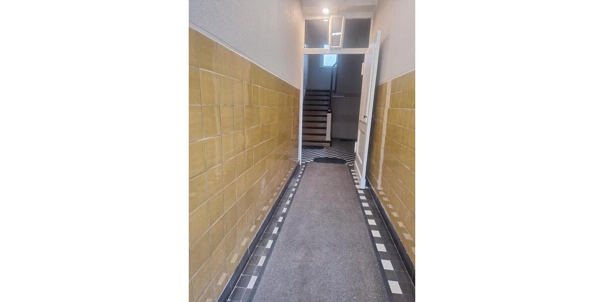 Dachgeschoßwohnung Essen Huttrop - 1 Zimmer, 24 m&sup2;, 635&euro; | Angebot:25225217