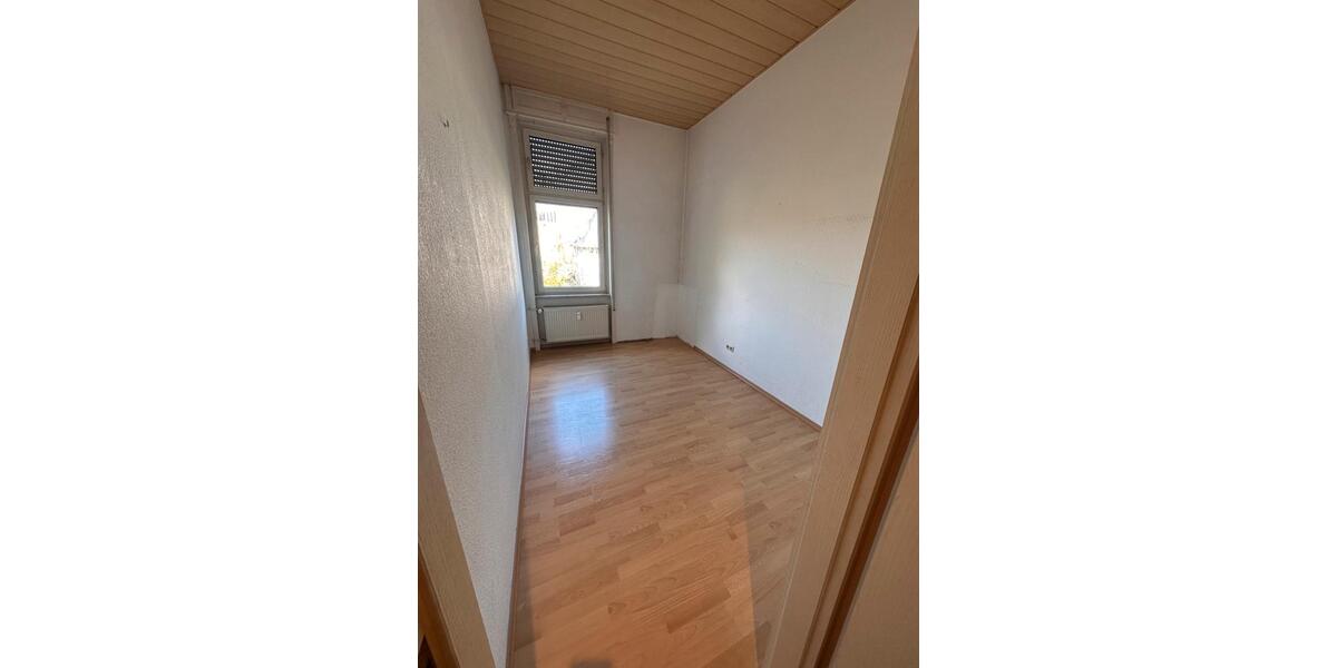 Etagenwohnung Frankfurt am Main West - 5 Zimmer, 130 m&sup2;, 2.000&euro; | Angebot:25646674