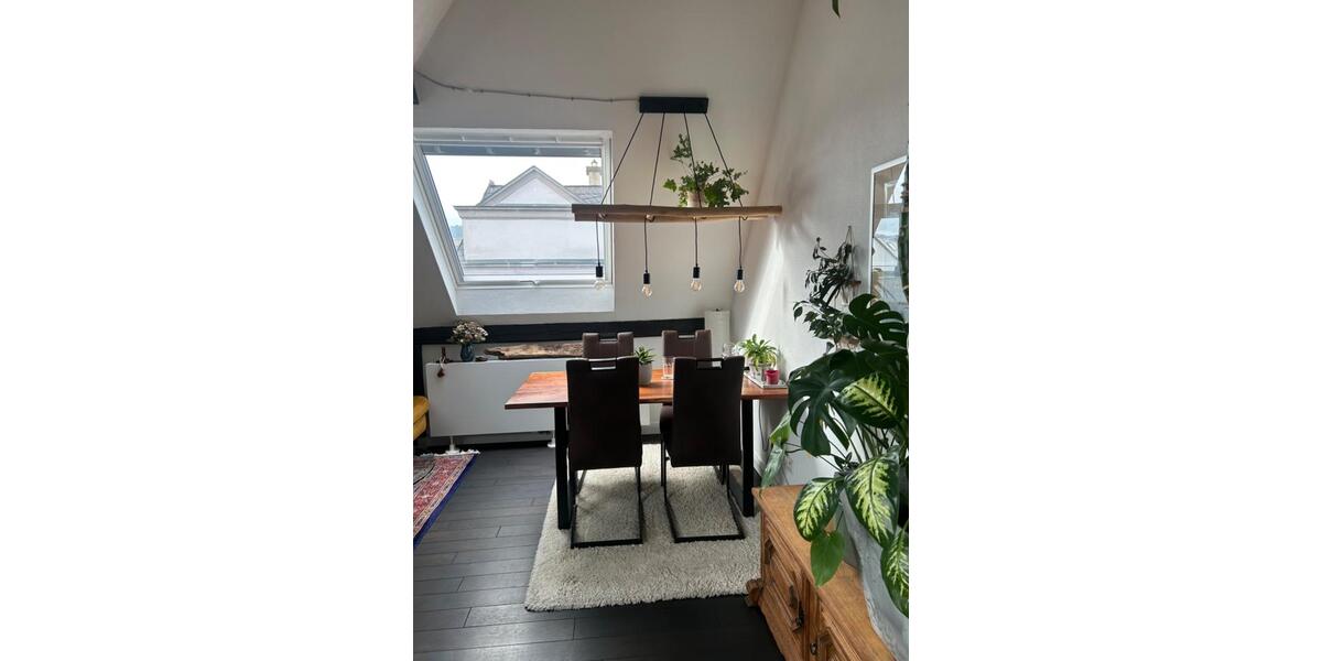 Dachgeschoßwohnung Trier - 2.5 Zimmer, 60 m&sup2;, 1.200&euro; | Angebot:24921324
