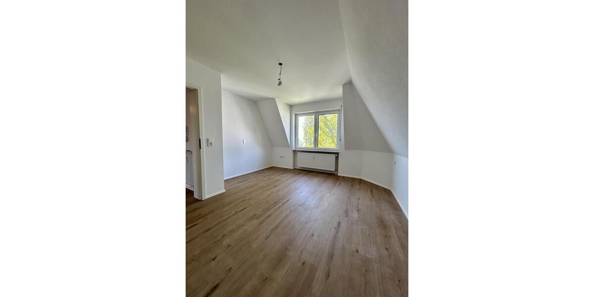 Dachgeschoßwohnung Überlingen - 2 Zimmer, 63 m&sup2;, 1.275&euro; | Angebot:26225069