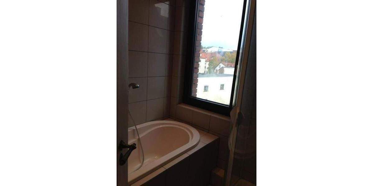 Etagenwohnung Coburg - 6 Zimmer, 170 m&sup2;, 1.290&euro; | Angebot:24556074