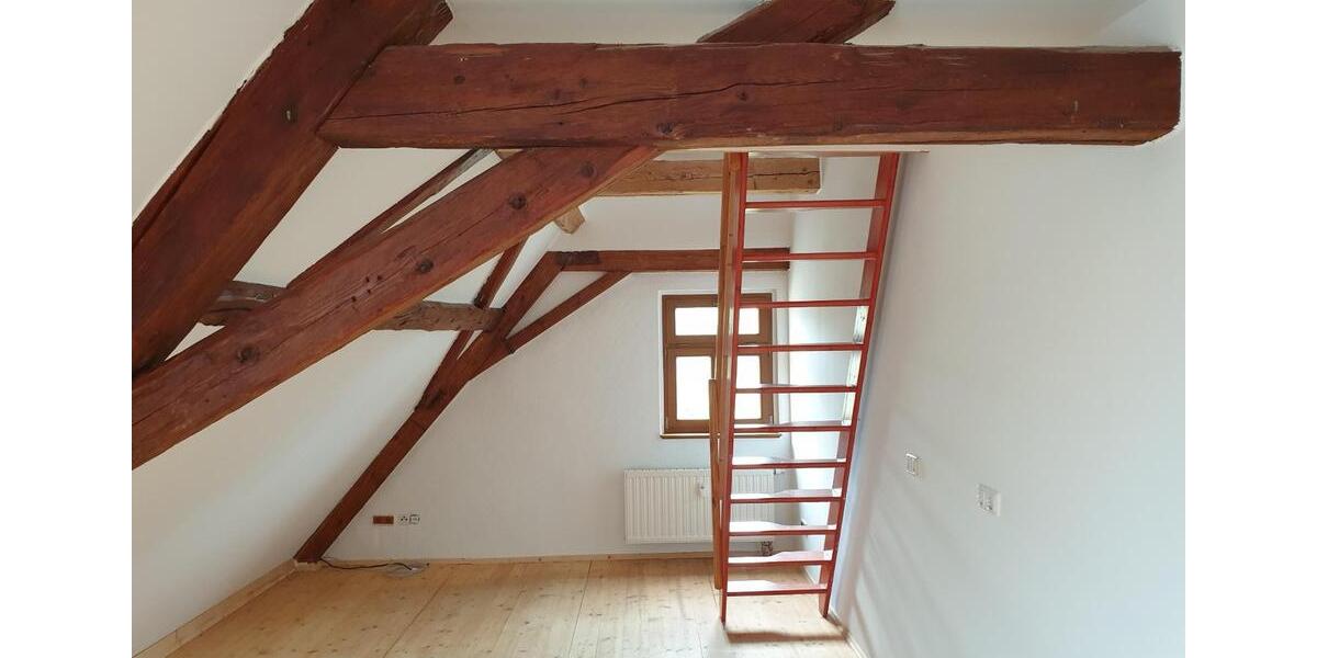 Dachgeschoßwohnung Dorfhain - 5 Zimmer, 80 m&sup2;, 560&euro; | Angebot:25795832