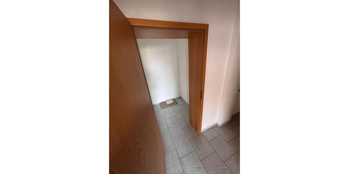 Erdgeschoßwohnung Bad Frankenhausen/Kyffhäuser Kyffhäuser - 3 Zimmer, 90 m&sup2;, 590&euro; | Angebot:23619081