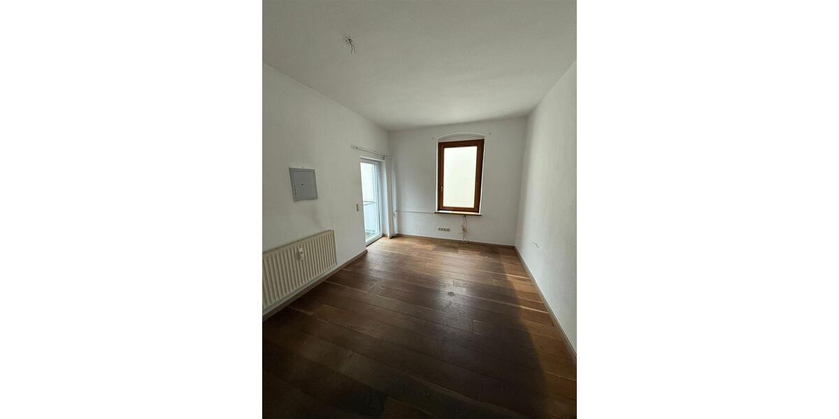 Etagenwohnung Meerane - 3 Zimmer, 80 m&sup2;, 440&euro; | Angebot:25902788