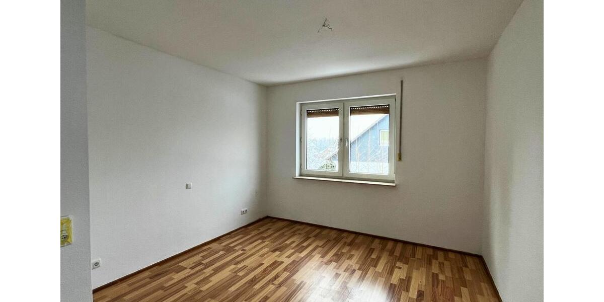 Etagenwohnung Bad Emstal - 3 Zimmer, 89 m&sup2;, 590&euro; | Angebot:24837279