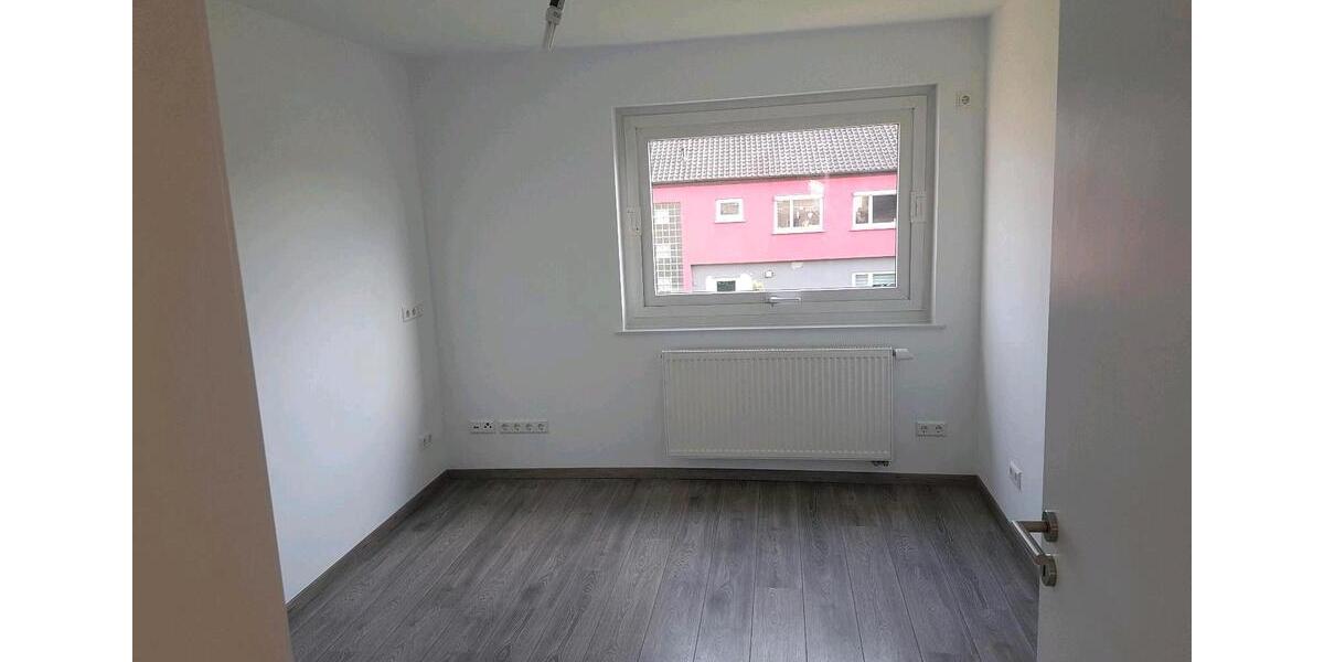 Etagenwohnung Massenbachhausen - 4 Zimmer, 85 m&sup2;, 930&euro; | Angebot:26619565