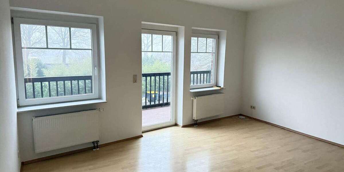 Etagenwohnung Kiebitzreihe - 2.5 Zimmer, 85 m&sup2;, 800&euro; | Angebot:27090993