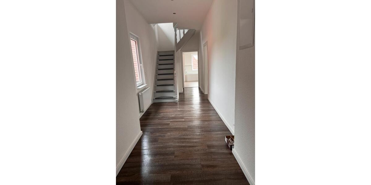 großzügige Etagenwohnung mit Dachterasse 4 zimmer