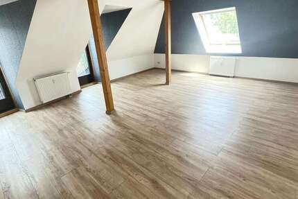 Wohnung Zwickau Innenstadt - 4 Zimmer, 95 m&sup2;, 620&euro; | Angebot:26841741
