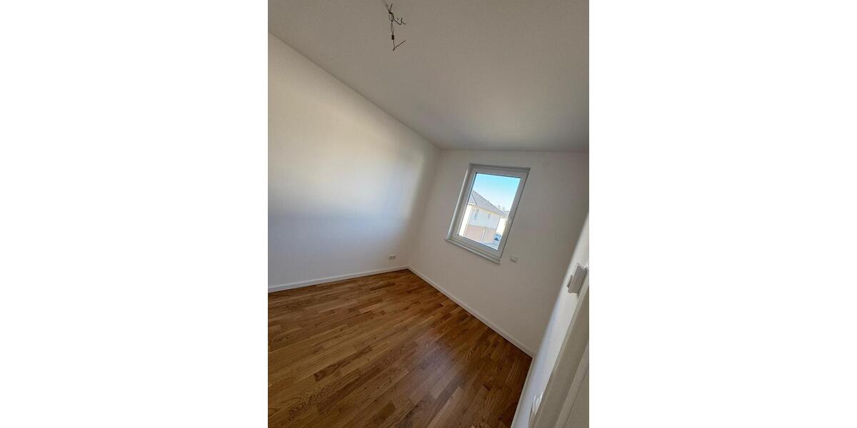 Doppelhaushälfte Schöneiche bei Berlin - 6 Zimmer, 140 m&sup2;, 2.500&euro; | Angebot:23971007