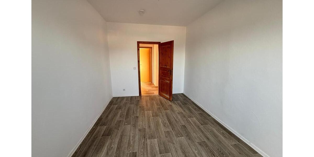 Dachgeschoßwohnung Oelsnitz (Erzgebirge) - 3 Zimmer, 88 m&sup2;, 484&euro; | Angebot:25881004