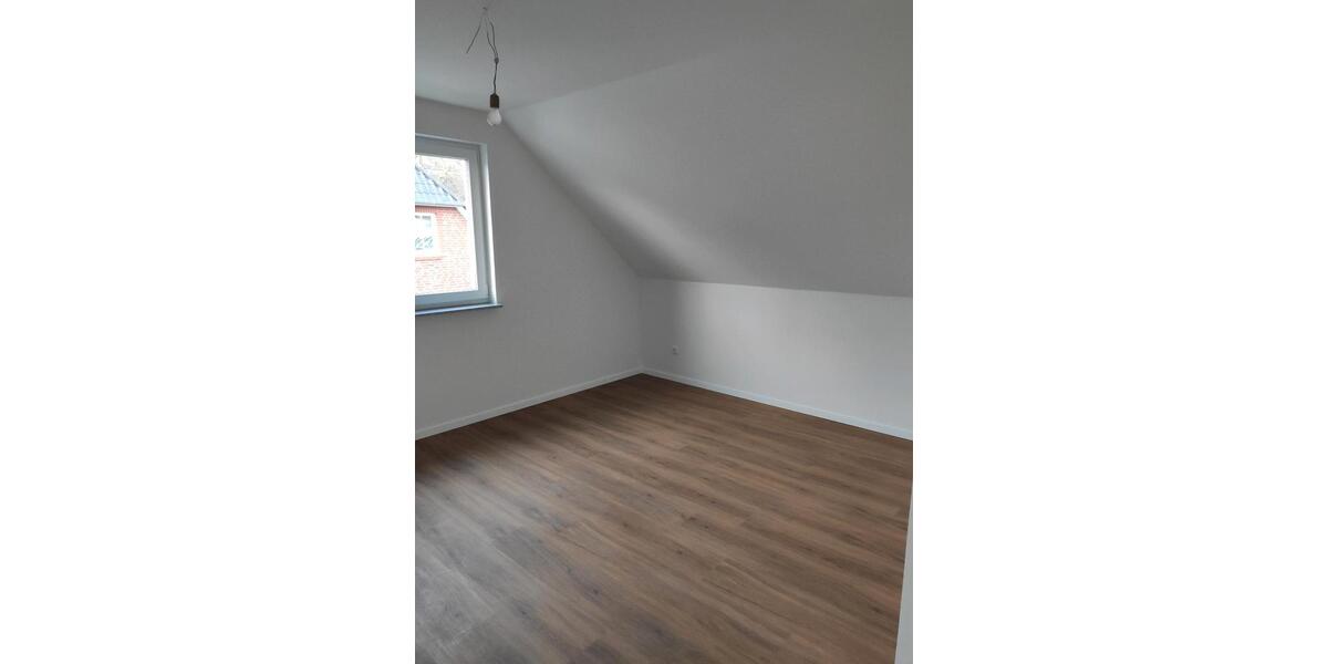 Dachgeschoßwohnung Hamburg Harburg - 3 Zimmer, 74 m&sup2;, 1.300&euro; | Angebot:25138262