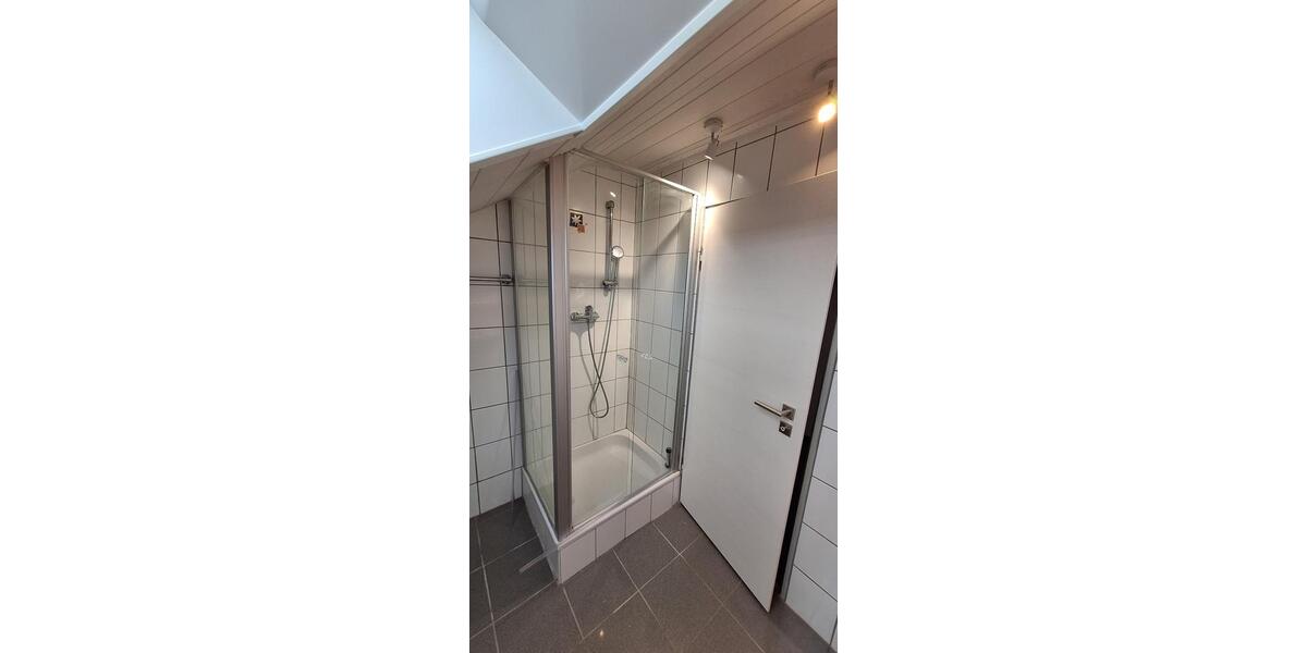 Dachgeschoßwohnung Straubing - 2.5 Zimmer, 45 m&sup2;, 450&euro; | Angebot:24548644