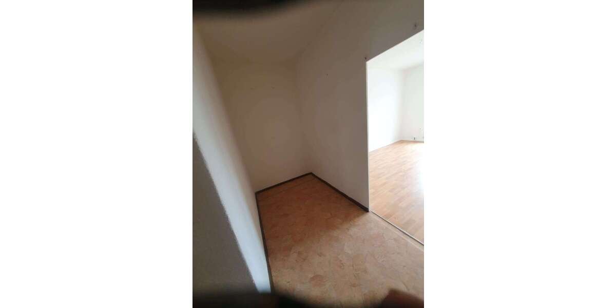 Praktische 2 Zimmer-Wohnung mit Balkon und Einbauküche - Appartement Schmölln | Angebot:26204265