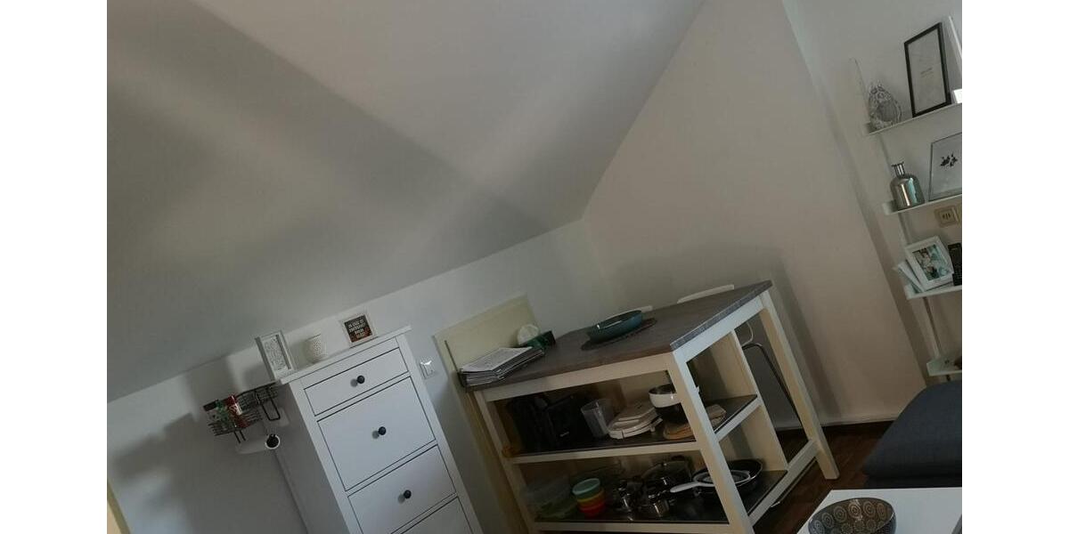 Dachgeschoßwohnung Weiden in der Oberpfalz - 1.5 Zimmer, 27 m&sup2;, 280&euro; | Angebot:26535736