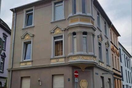 Haus Mönchengladbach Süd - 9 Zimmer, 210 m&sup2;, 1.500&euro; | Angebot:24662732