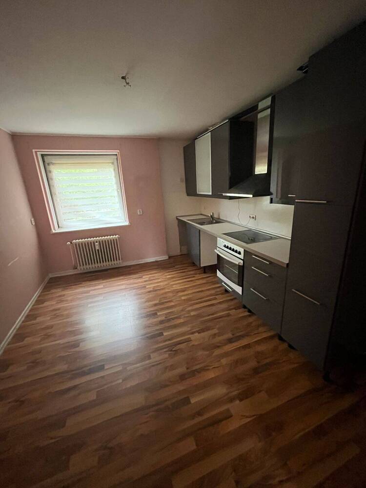 BESICHTIGUNG: DI., 02.09., 17.00 - 17.30 Uhr! Großzügige 4-Zimmer-Wohnung in Schnelsen, 95 m²! Befristete Vermietung für ein Jahr, auch an WG