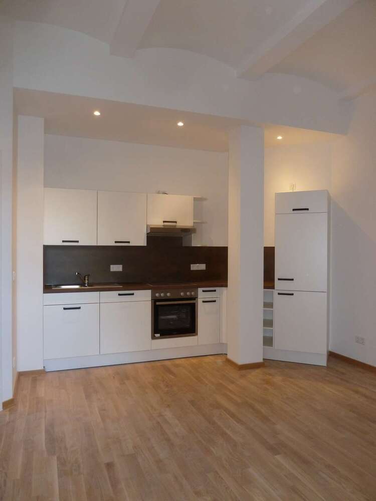 Wohnung zum Mieten in Halle 529,54 € 49.49 m²