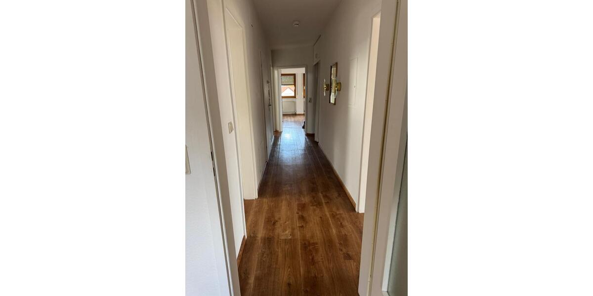 Dachgeschoßwohnung Bad Neustadt an der Saale - 3 Zimmer, 110 m&sup2;, 700&euro; | Angebot:25549110