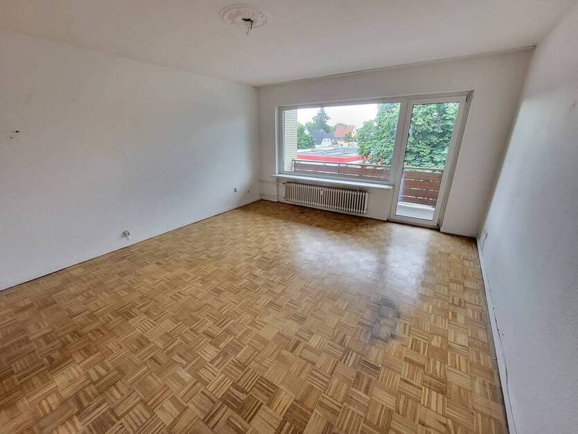Nähe Uni: Zentrale 1 Zimmer-Wohnung mit Balkon in 23562 Lübeck - St. Jürgen, Ratzeburger Allee