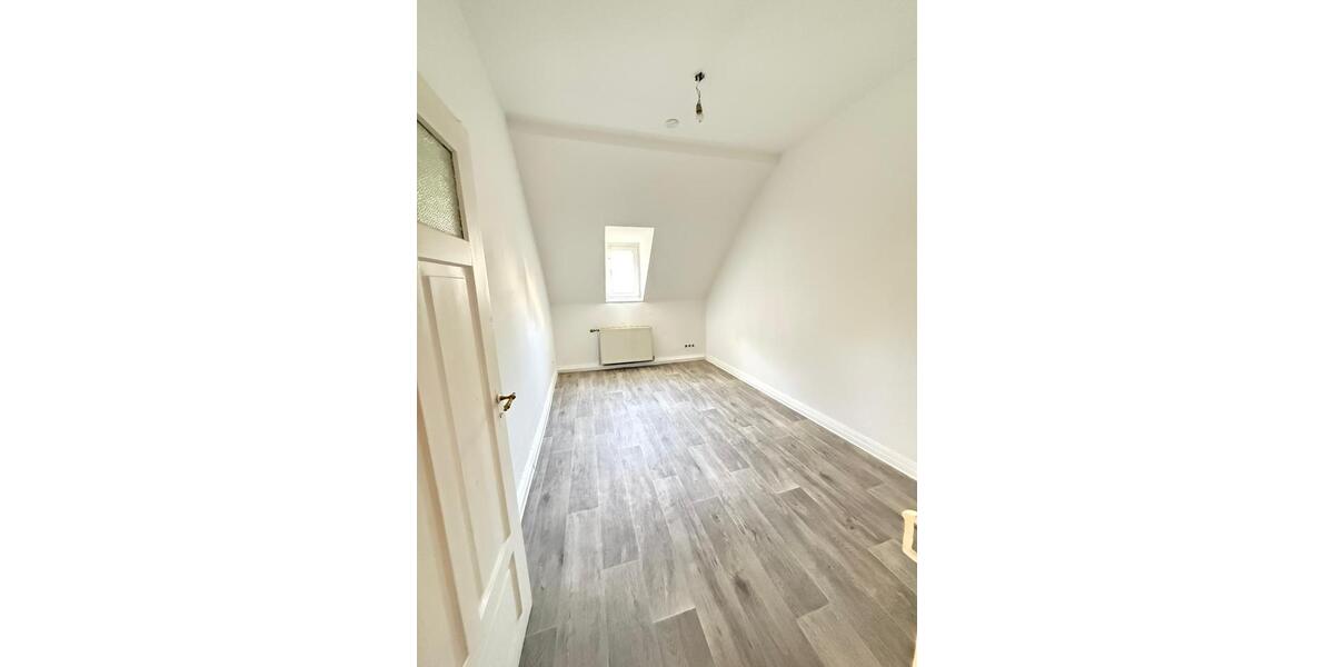 Dachgeschoßwohnung Idar-Oberstein Oberstein - 3 Zimmer, 80 m&sup2;, 500&euro; | Angebot:26000140