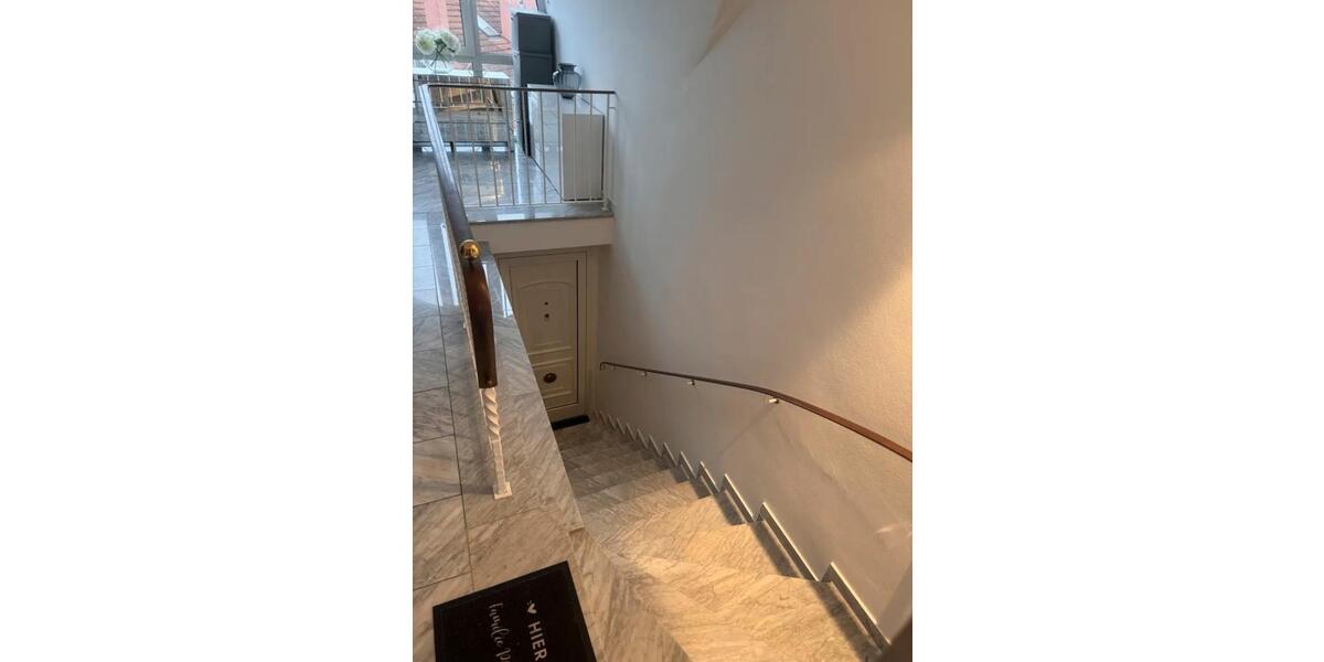 Dachgeschoßwohnung Bayreuth Meyernberg - 5 Zimmer, 160 m&sup2;, 2.097&euro; | Angebot:26563231