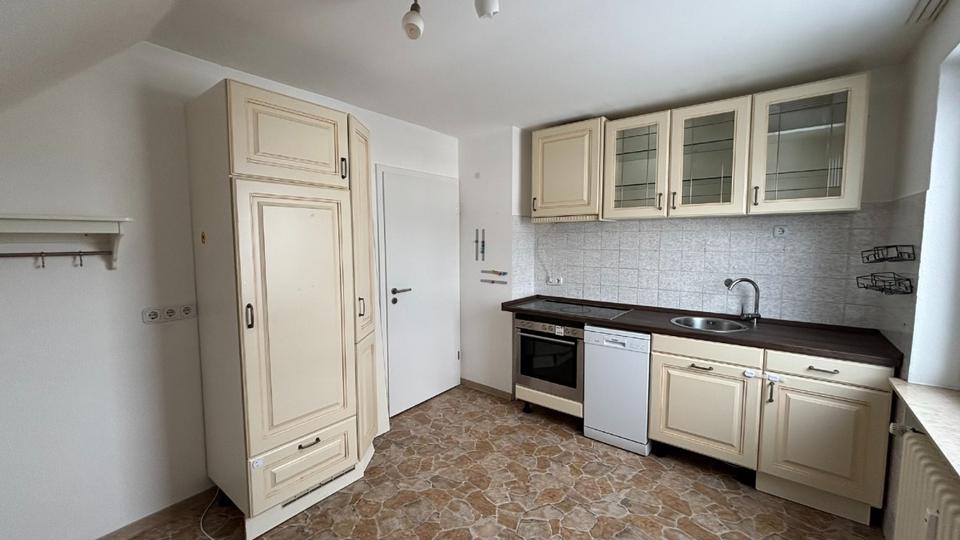 Dachgeschoßwohnung Bevern - 3 Zimmer, 73 m&sup2;, 650&euro; | Angebot:24933500