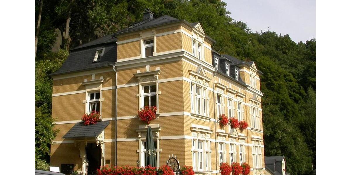 Gut sanierte Altbauwohnung mit Garage 3 zimmer