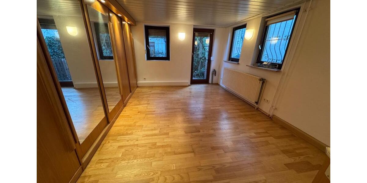 Doppelhaushälfte Stuttgart Luginsland - 4 Zimmer, 112 m&sup2;, 1.560&euro; | Angebot:25080214