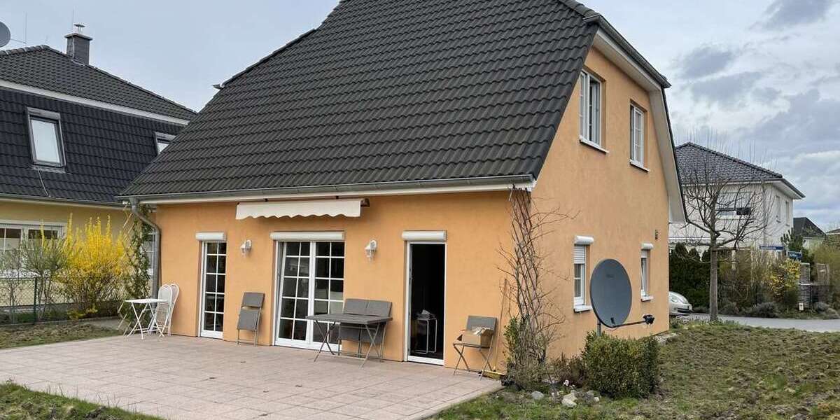 Haus zum Mieten in Stahnsdorf 2.400 € 105 m² 4 zimmer