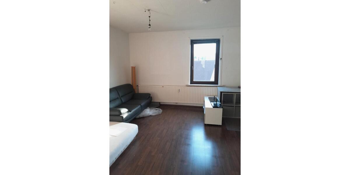 Etagenwohnung Dassel - 3 Zimmer, 100 m&sup2;, 450&euro; | Angebot:26507146
