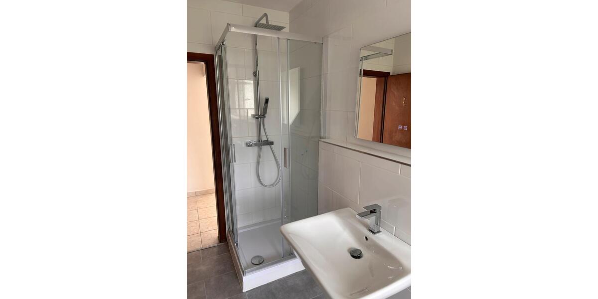 Etagenwohnung Bonn - 3 Zimmer, 95 m&sup2;, 1.300&euro; | Angebot:26582024