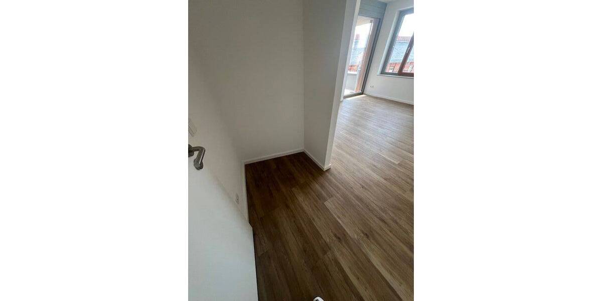 ERSTBEZUG! LETZES HAUS! Größere 4-Zimmer-Wohnung mit 2 Bädern und West-Loggia 4 zimmer