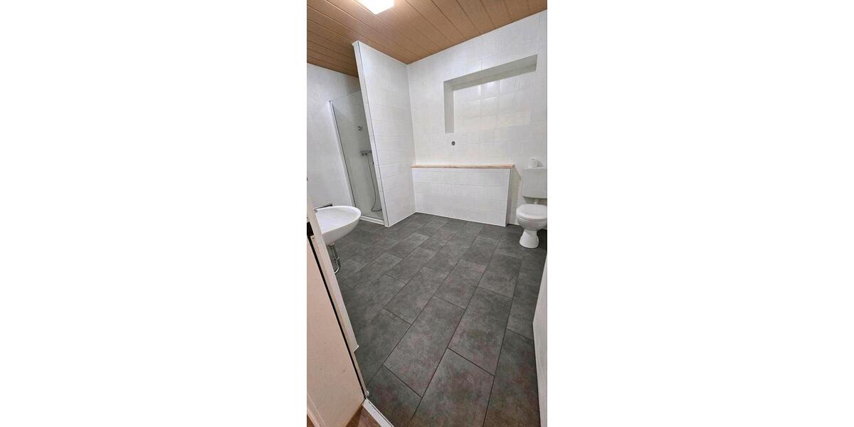 Etagenwohnung Waldmünchen - 6 Zimmer, 240 m&sup2;, 900&euro; | Angebot:26636867