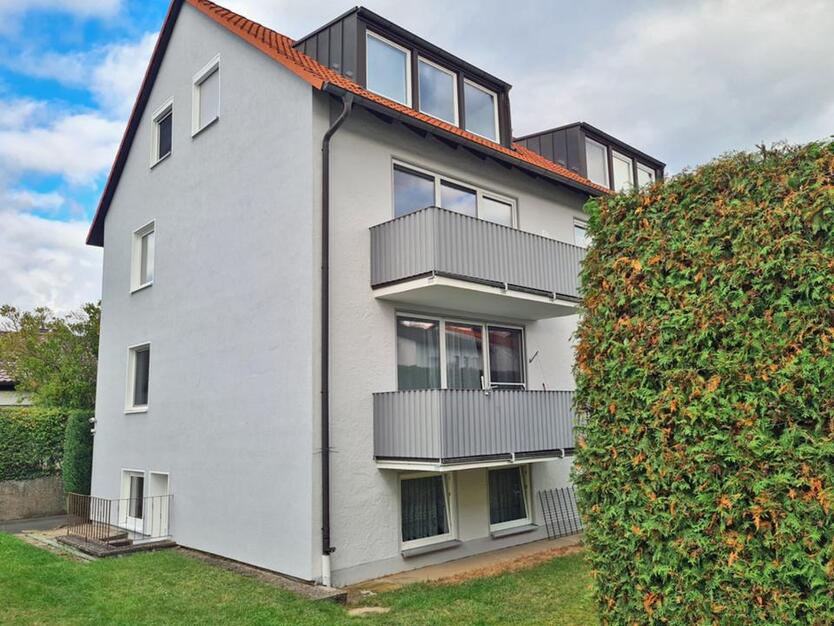 Helle 3-Zimmer-Wohnung in ruhiger, gepflegter Wohnanlage mit Garten und Terrasse