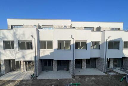 Wohnung Frankfurt am Main Bergen-Enkheim - 5 Zimmer, 132 m&sup2;, 2.550&euro; | Angebot:24865268