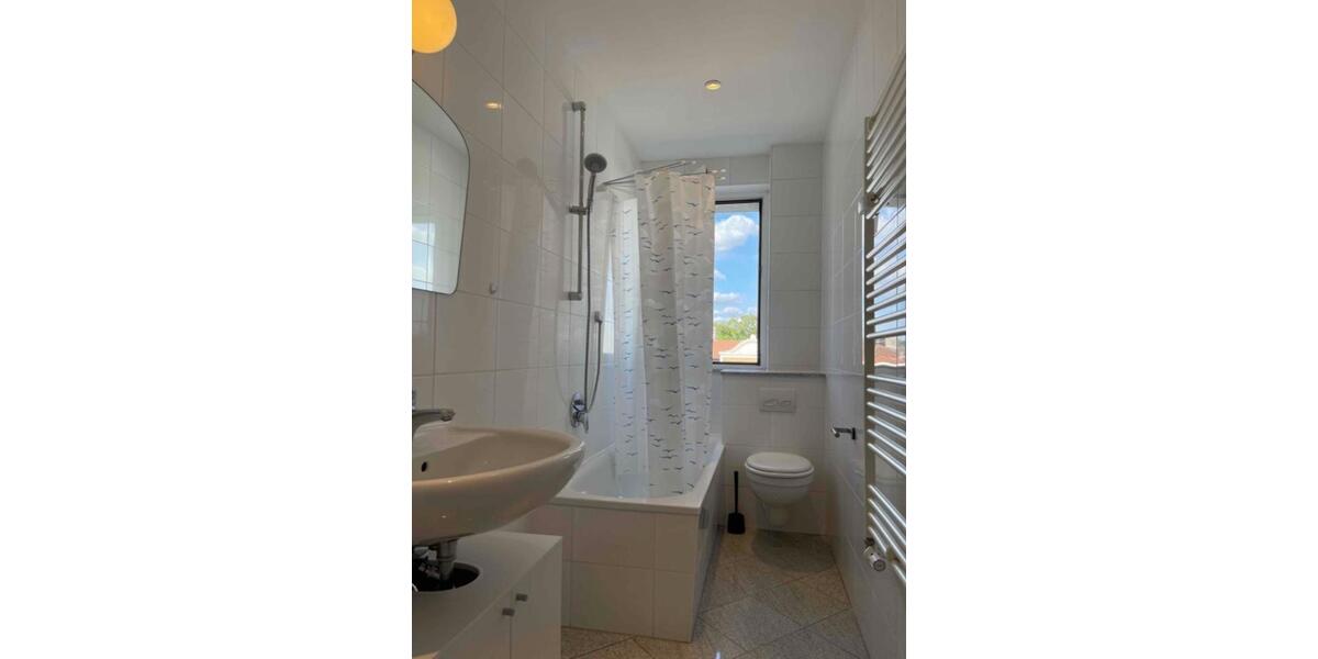 Dachgeschoßwohnung Frankfurt am Main Ginnheim - 3 Zimmer, 80 m&sup2;, 1.850&euro; | Angebot:24813641