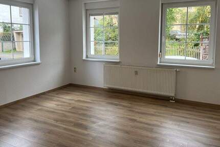 Gemütliche 2-Zimmerwohnung mit separater Küche und modernem Bodenbelag! 2 zimmer