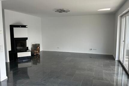 Gehobene 3-Zimmer Wohnung mit EBK, Terrasse, Garten und Sauna zimmer