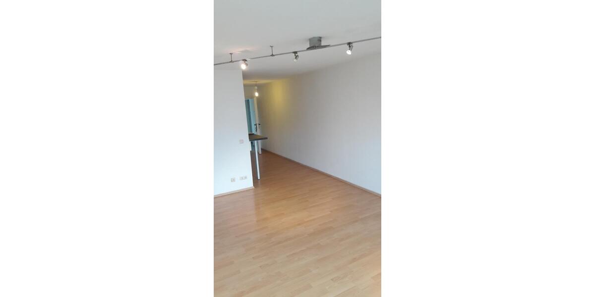 Etagenwohnung Nittendorf - 1 Zimmer, 32 m&sup2;, 395&euro; | Angebot:24270768