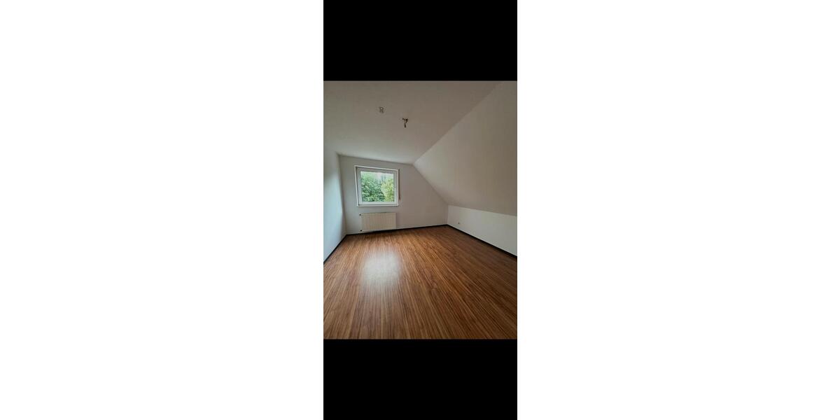 Dachgeschoßwohnung Bad Laer - 3 Zimmer, 80 m&sup2;, 1.000&euro; | Angebot:26269893