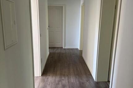 Wohnung Duisburg Duisburg-Mitte - 4.5 Zimmer, 85 m&sup2;, 905&euro; | Angebot:26605395