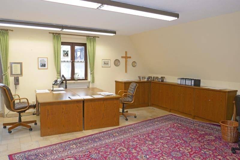 Gewerbeobjekt Schnaittach - 3 Zimmer, 100 m&sup2;, 800&euro; | Angebot:23954316